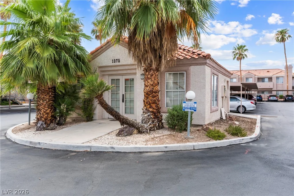 1375 Hacienda, Las Vegas, NV 89119