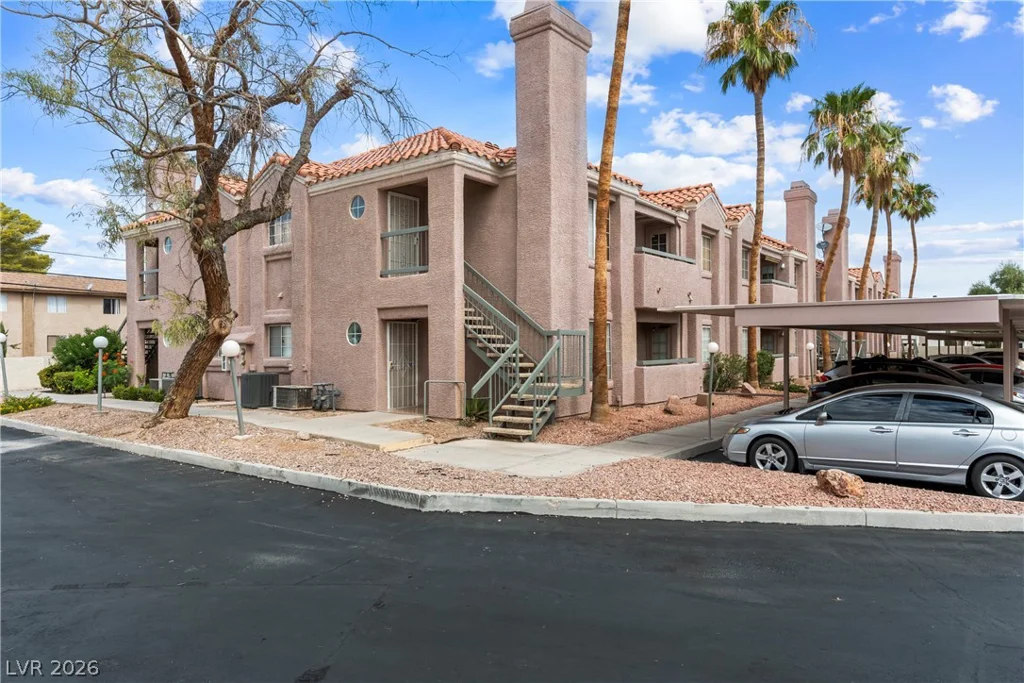1375 Hacienda, Las Vegas, NV 89119