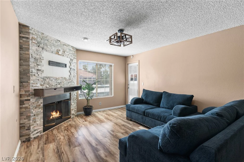 1375 Hacienda, Las Vegas, NV 89119