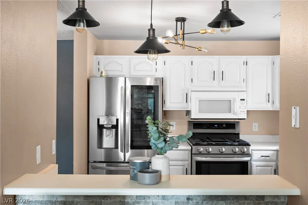 1375 Hacienda, Las Vegas, NV 89119