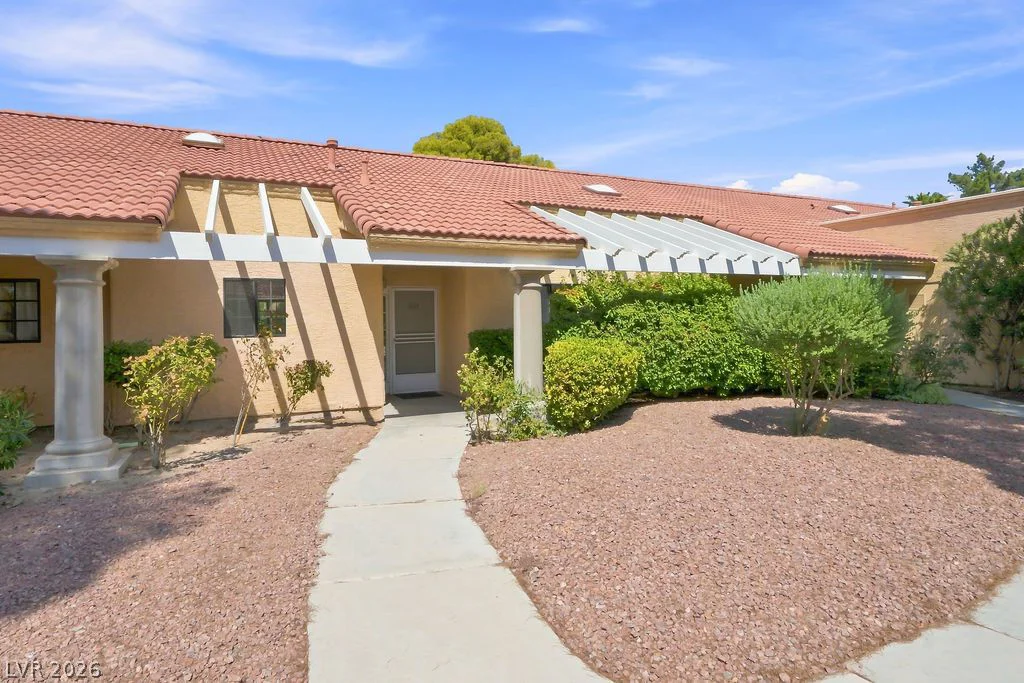 2851 Valley View, Las Vegas, NV 89102