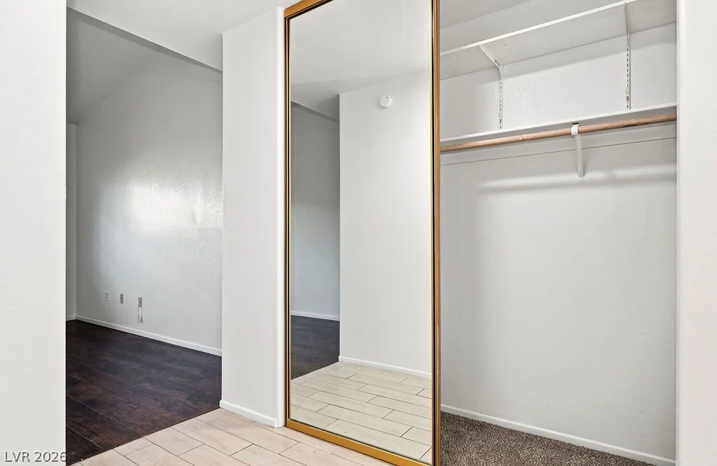 2851 Valley View, Las Vegas, NV 89102