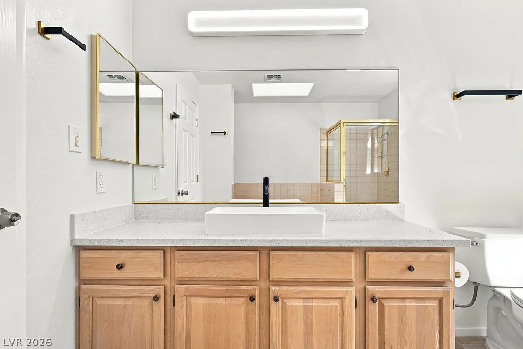 2851 Valley View, Las Vegas, NV 89102
