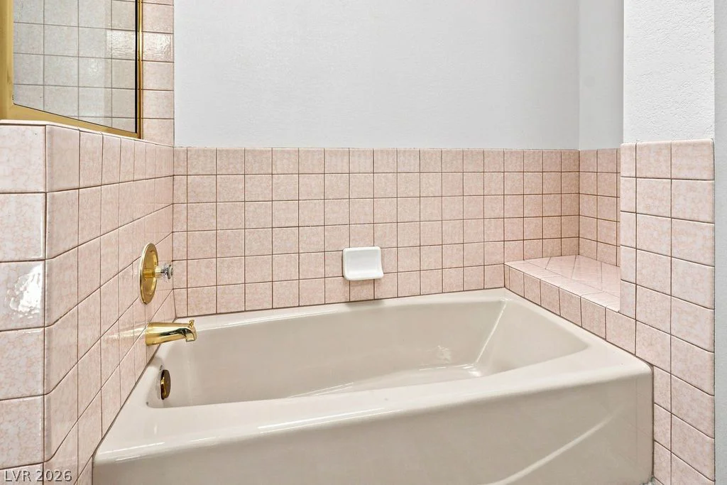 2851 Valley View, Las Vegas, NV 89102