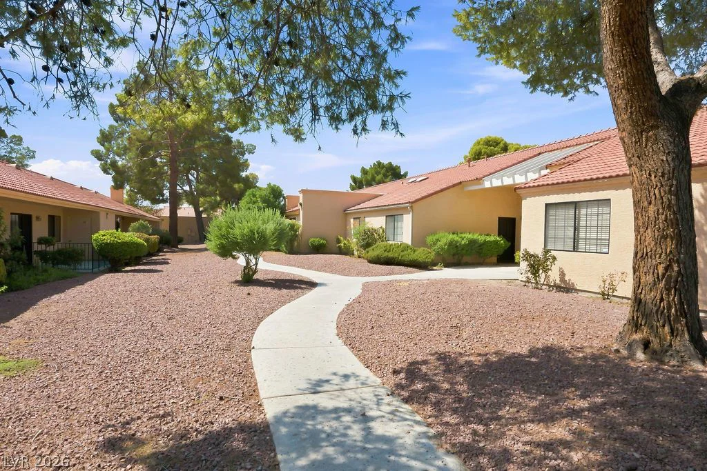 2851 Valley View, Las Vegas, NV 89102
