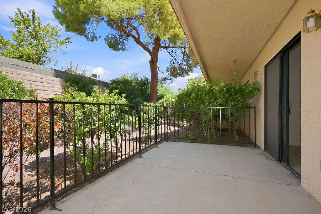 2851 Valley View, Las Vegas, NV 89102