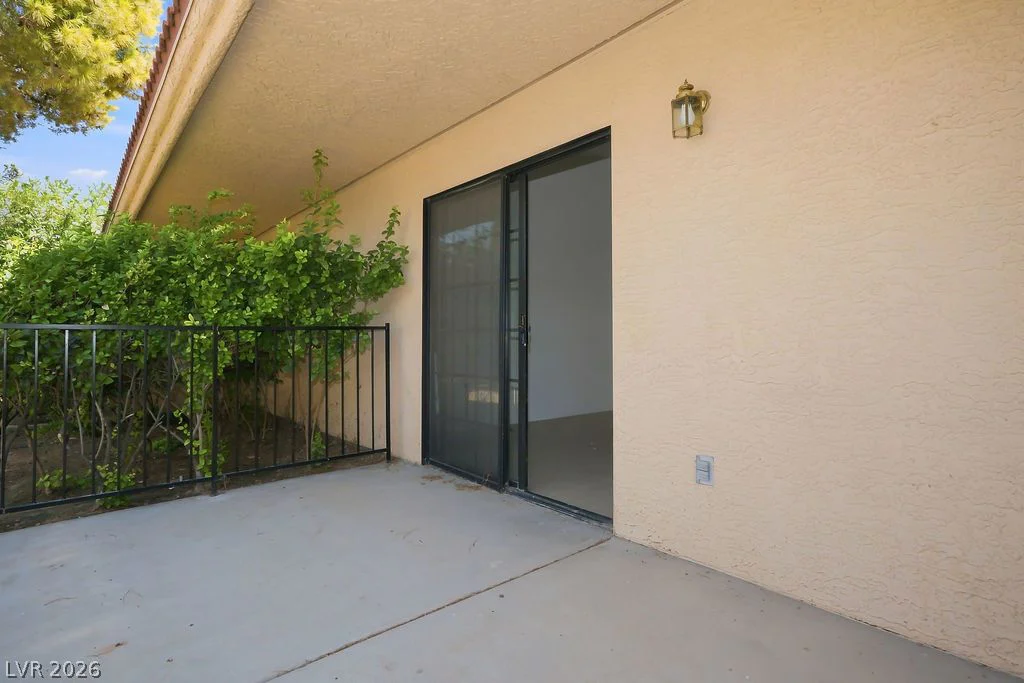 2851 Valley View, Las Vegas, NV 89102