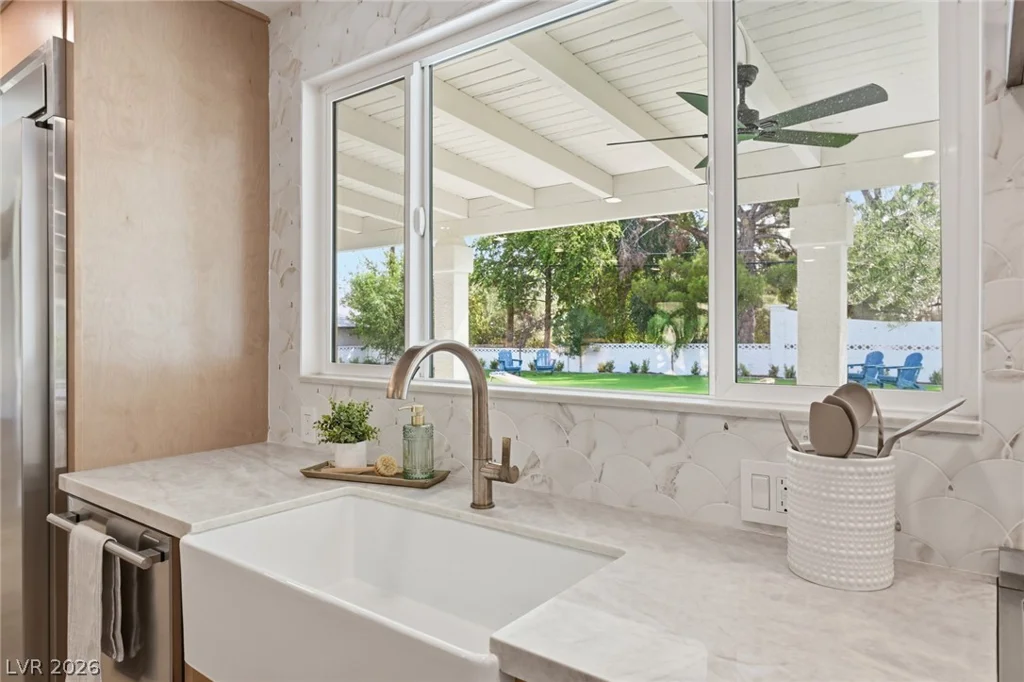 6980 Mira Vista, Las Vegas, NV 89120