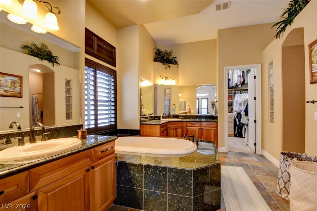 8465 Picket Ridge, Las Vegas, NV 89143
