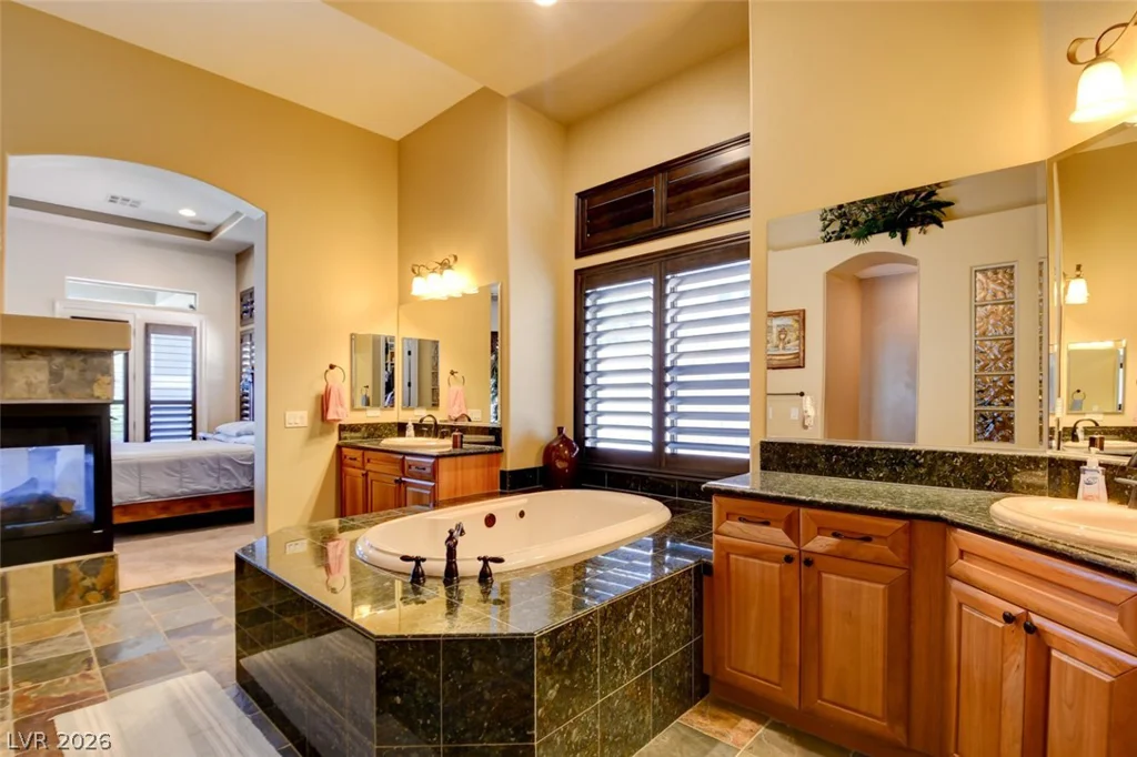8465 Picket Ridge, Las Vegas, NV 89143