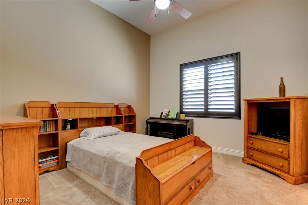 8465 Picket Ridge, Las Vegas, NV 89143