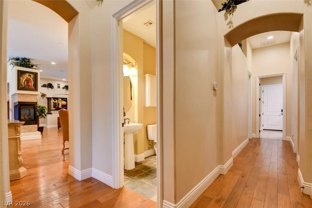 8465 Picket Ridge, Las Vegas, NV 89143