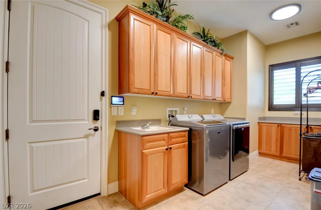 8465 Picket Ridge, Las Vegas, NV 89143