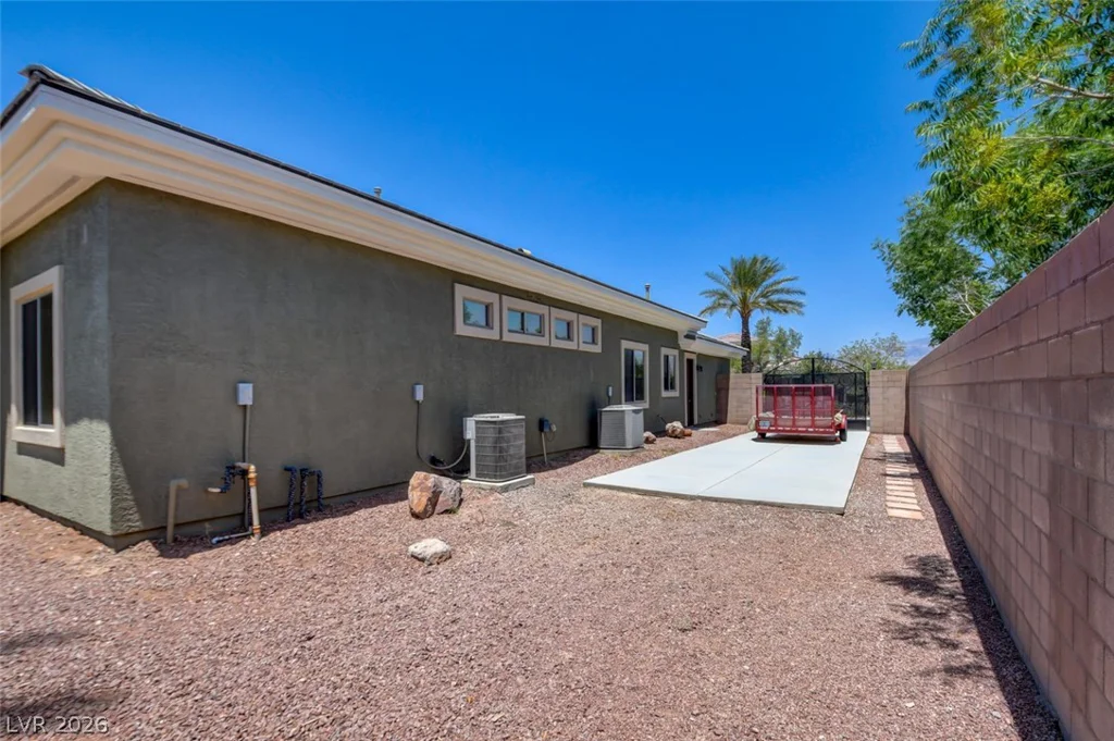8465 Picket Ridge, Las Vegas, NV 89143