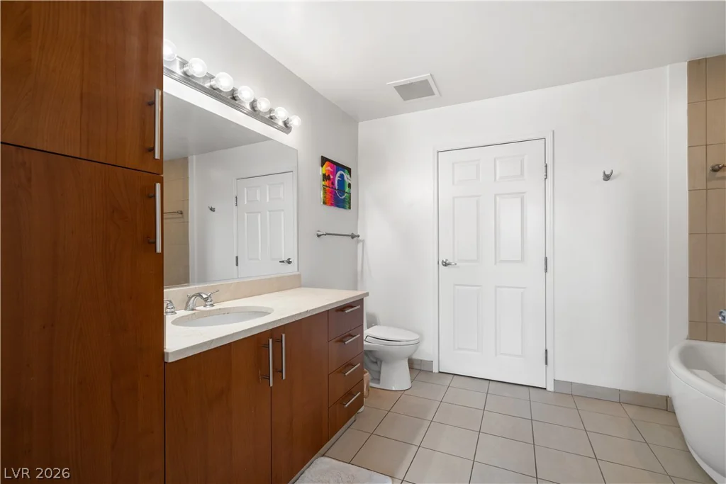 200 Sahara, Las Vegas, NV 89102