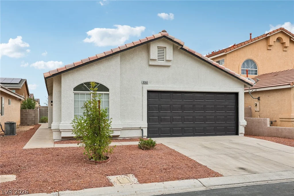 8360 Silverdale, Las Vegas, NV 89113