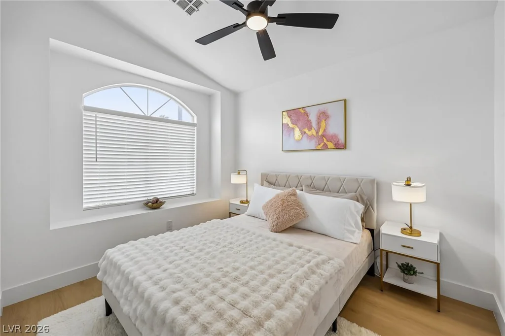 8360 Silverdale, Las Vegas, NV 89113