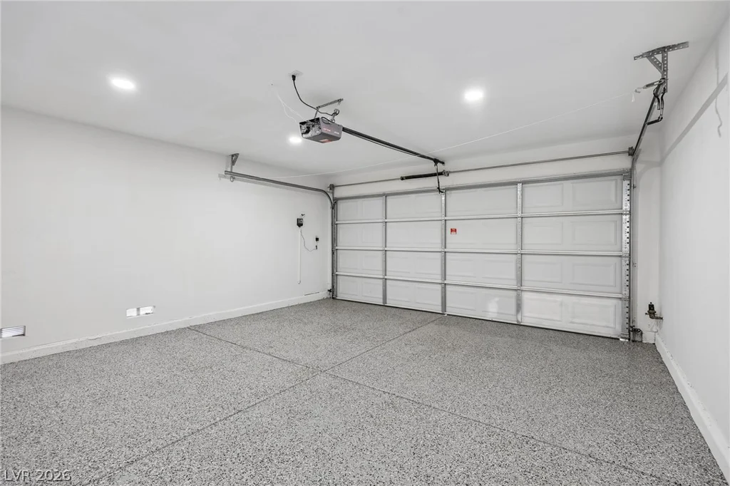 8360 Silverdale, Las Vegas, NV 89113