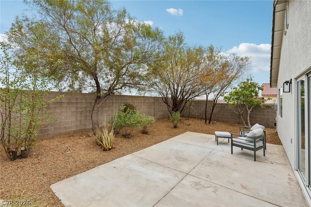 8360 Silverdale, Las Vegas, NV 89113