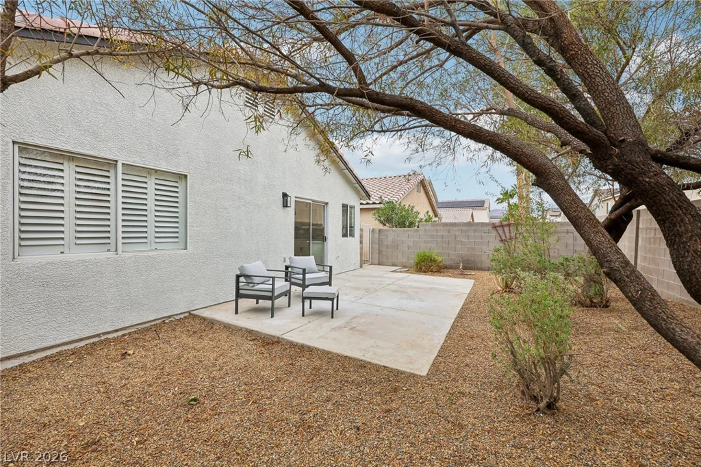 8360 Silverdale, Las Vegas, NV 89113