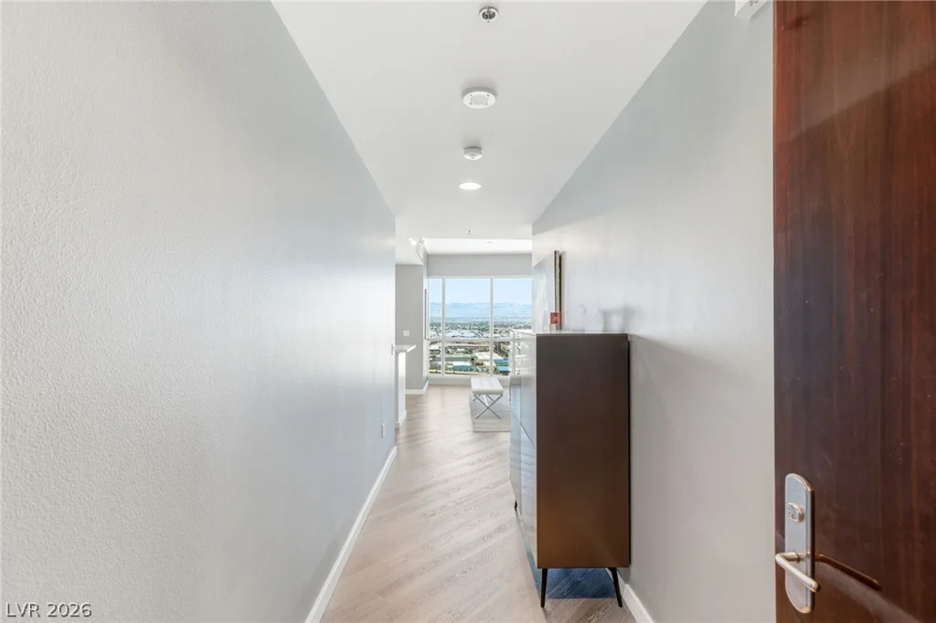 4575 Dean Martin, Las Vegas, NV 89103