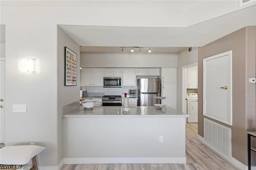 8725 Flamingo, Las Vegas, NV 89147