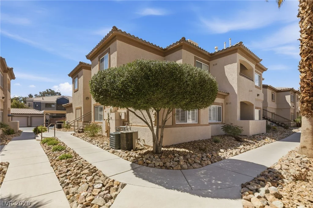 8725 Flamingo, Las Vegas, NV 89147