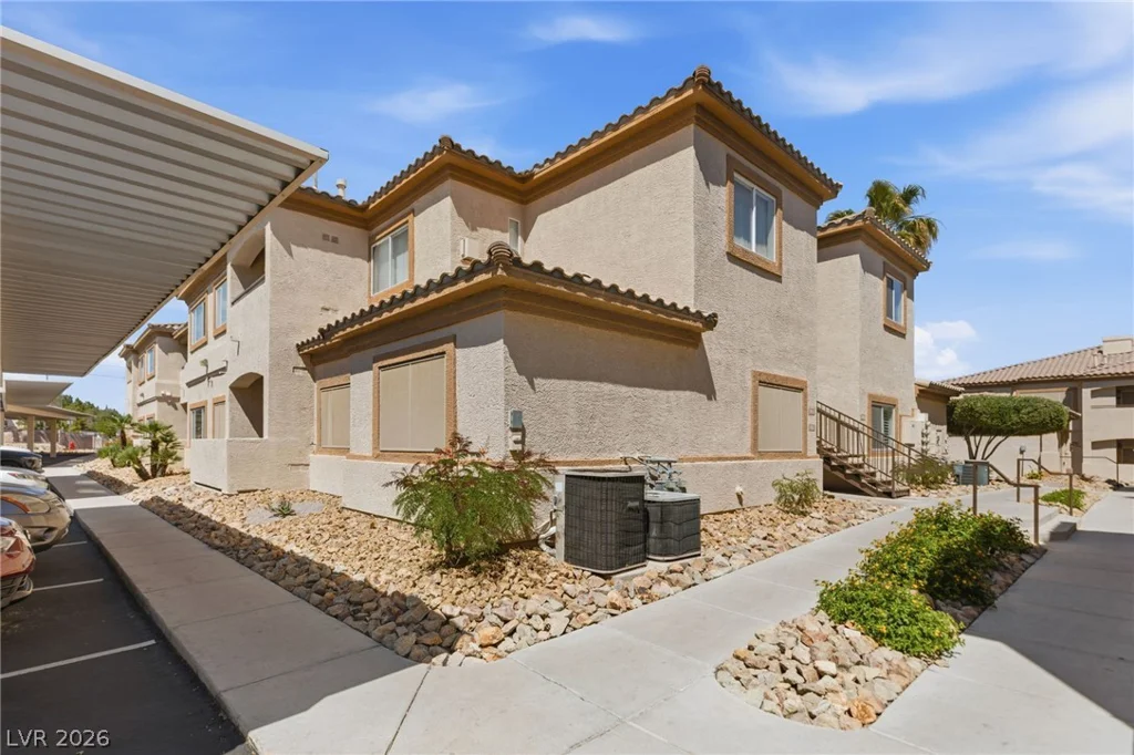 8725 Flamingo, Las Vegas, NV 89147