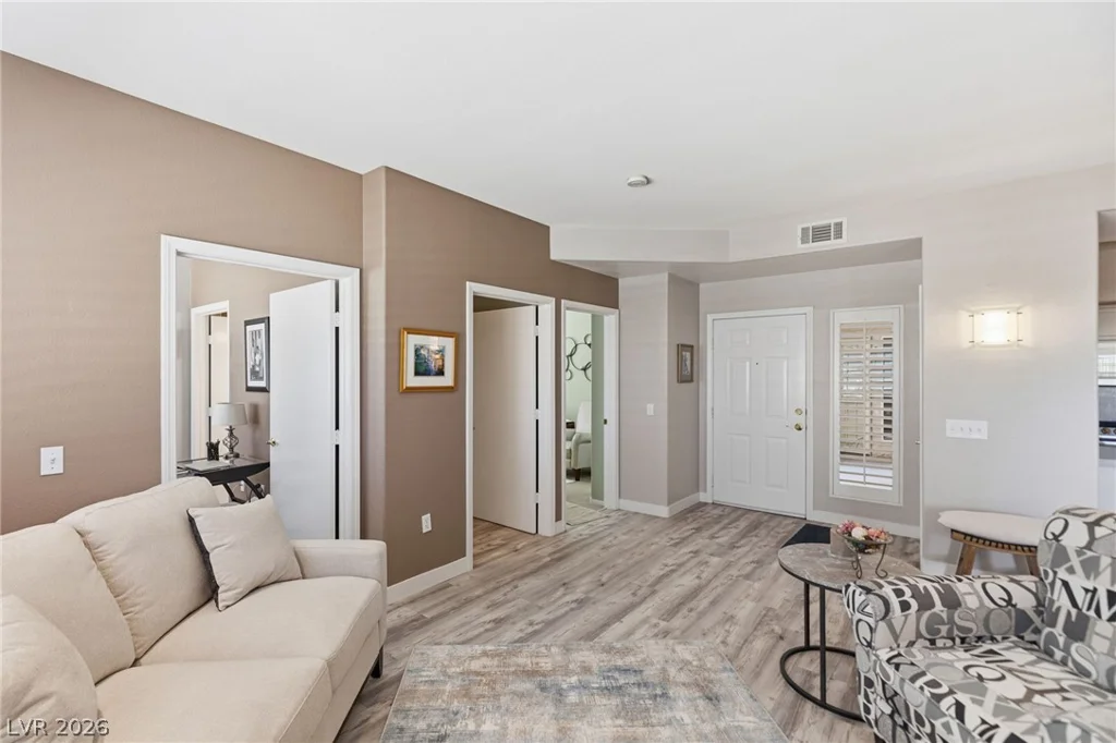 8725 Flamingo, Las Vegas, NV 89147