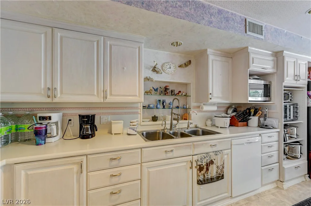 3005 Campbell, Las Vegas, NV 89107