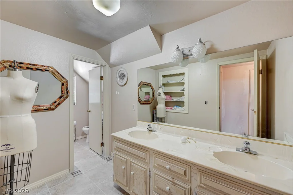 3005 Campbell, Las Vegas, NV 89107