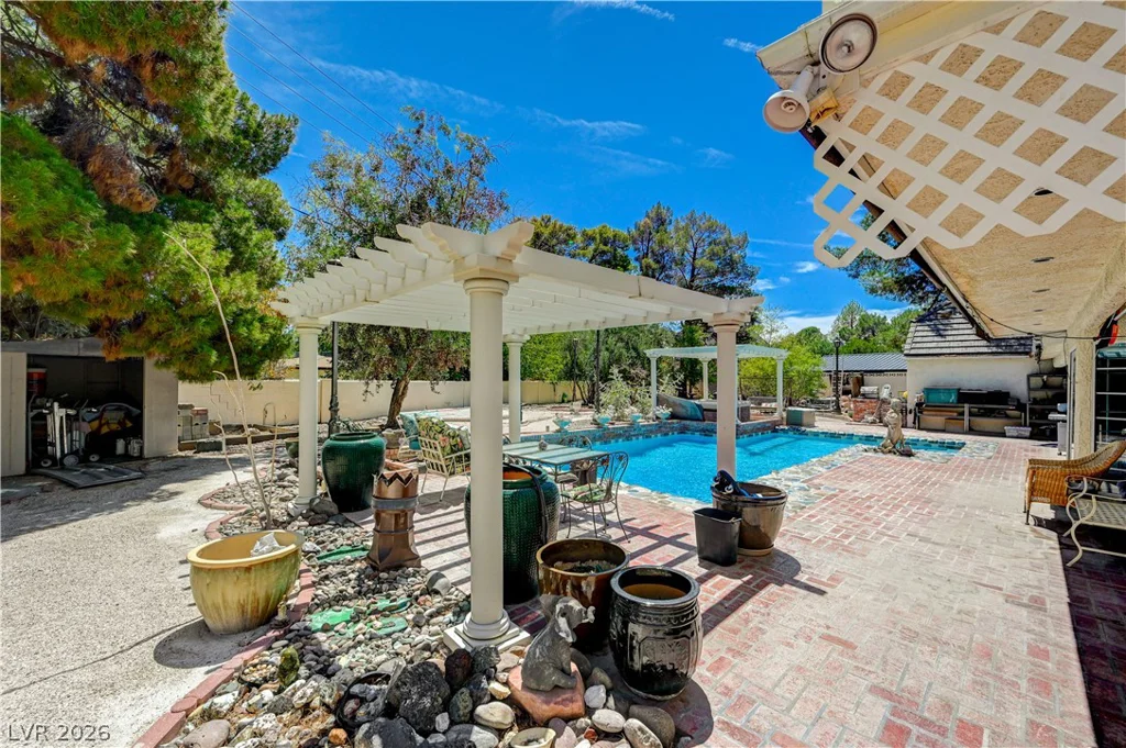 3005 Campbell, Las Vegas, NV 89107