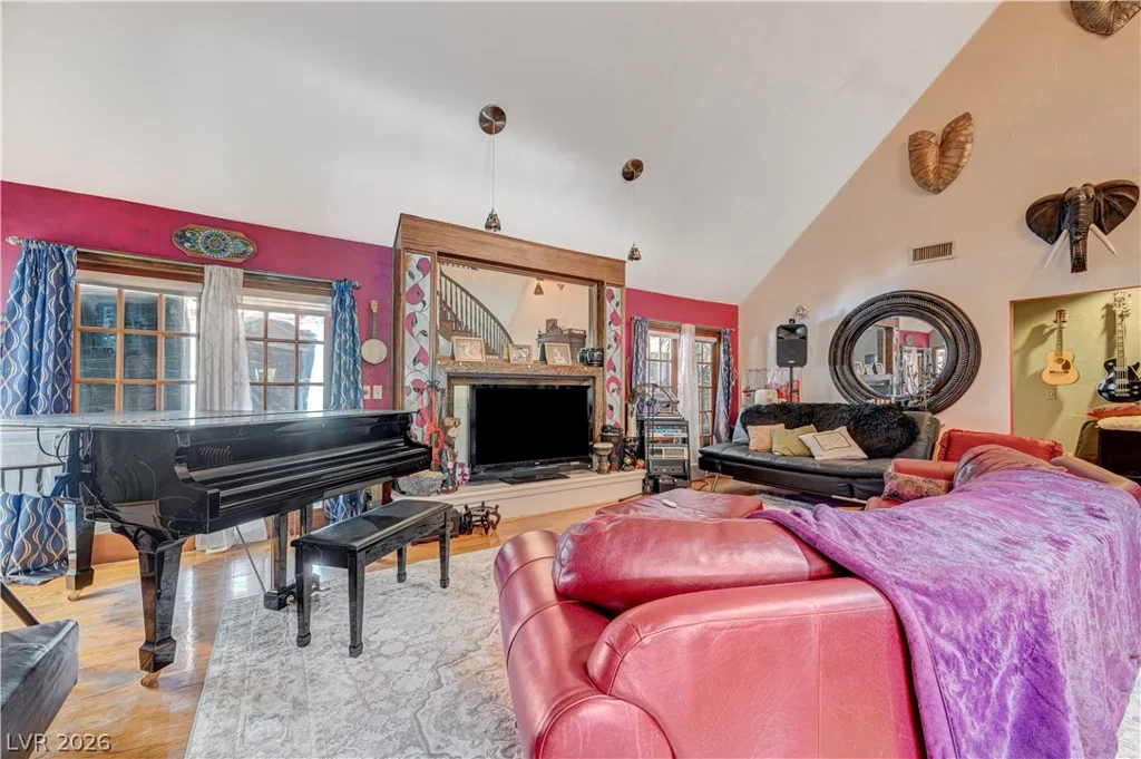 3005 Campbell, Las Vegas, NV 89107