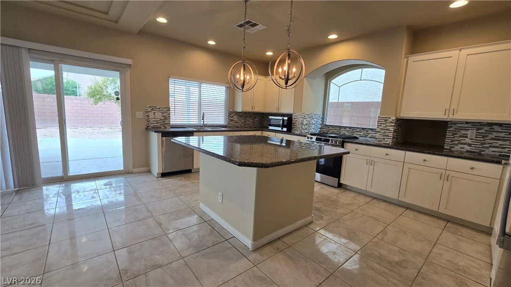 5543 Dancing Fox, Las Vegas, NV 89139
