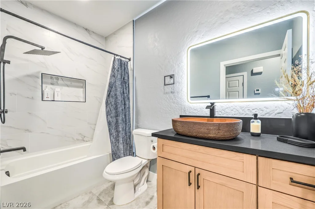 8324 Charleston, Las Vegas, NV 89117