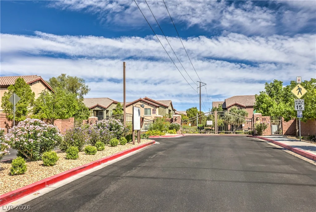 8324 Charleston, Las Vegas, NV 89117