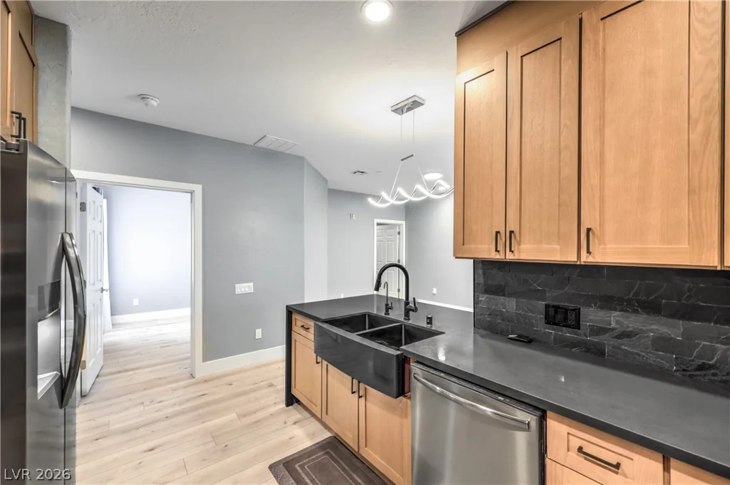 8324 Charleston, Las Vegas, NV 89117