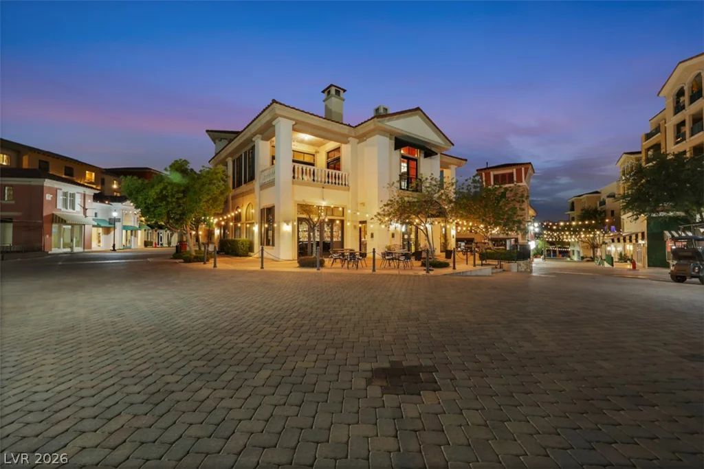 15 Avenida Fiori, Henderson, NV 89011