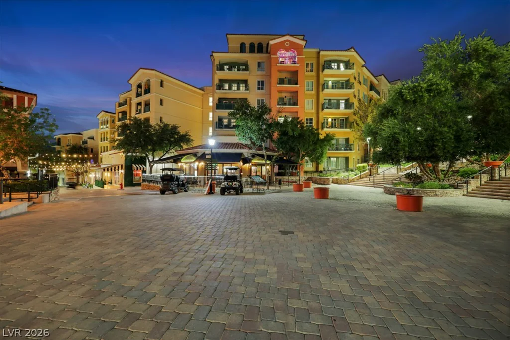 15 Avenida Fiori, Henderson, NV 89011