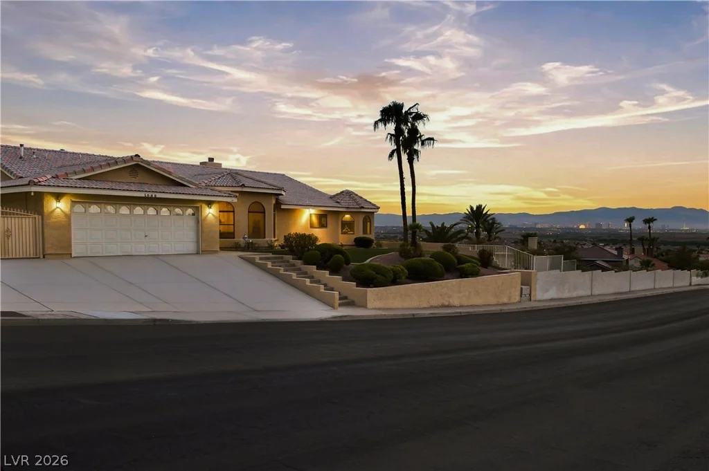 1068 Calico Ridge, Henderson, NV 89011