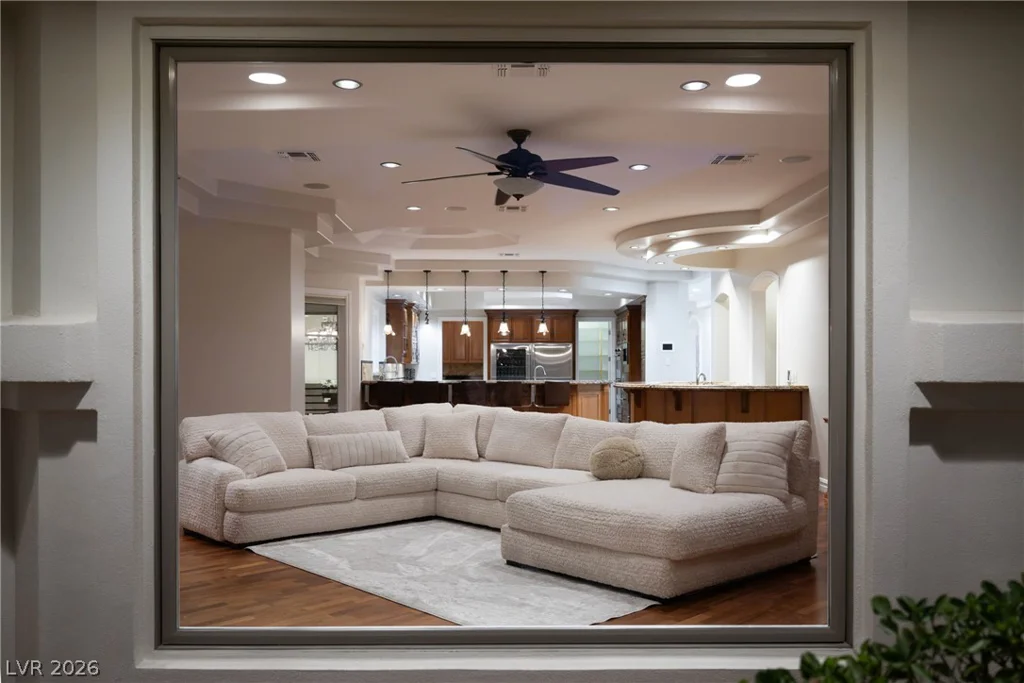 7440 Oak Grove, Las Vegas, NV 89117