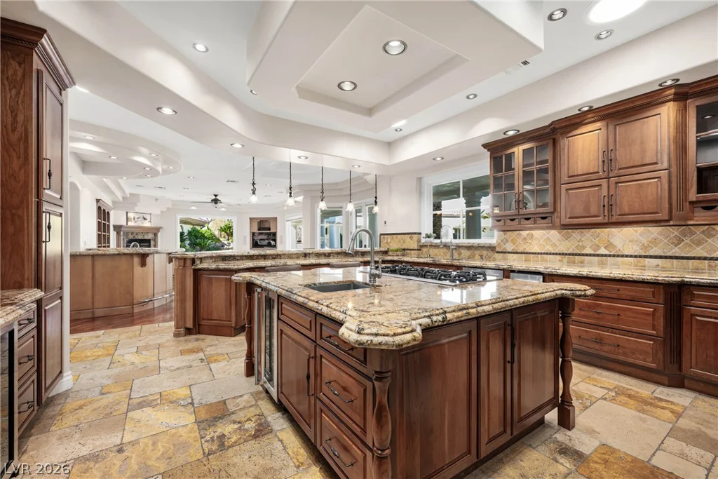 7440 Oak Grove, Las Vegas, NV 89117