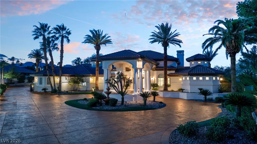 7440 Oak Grove, Las Vegas, NV 89117