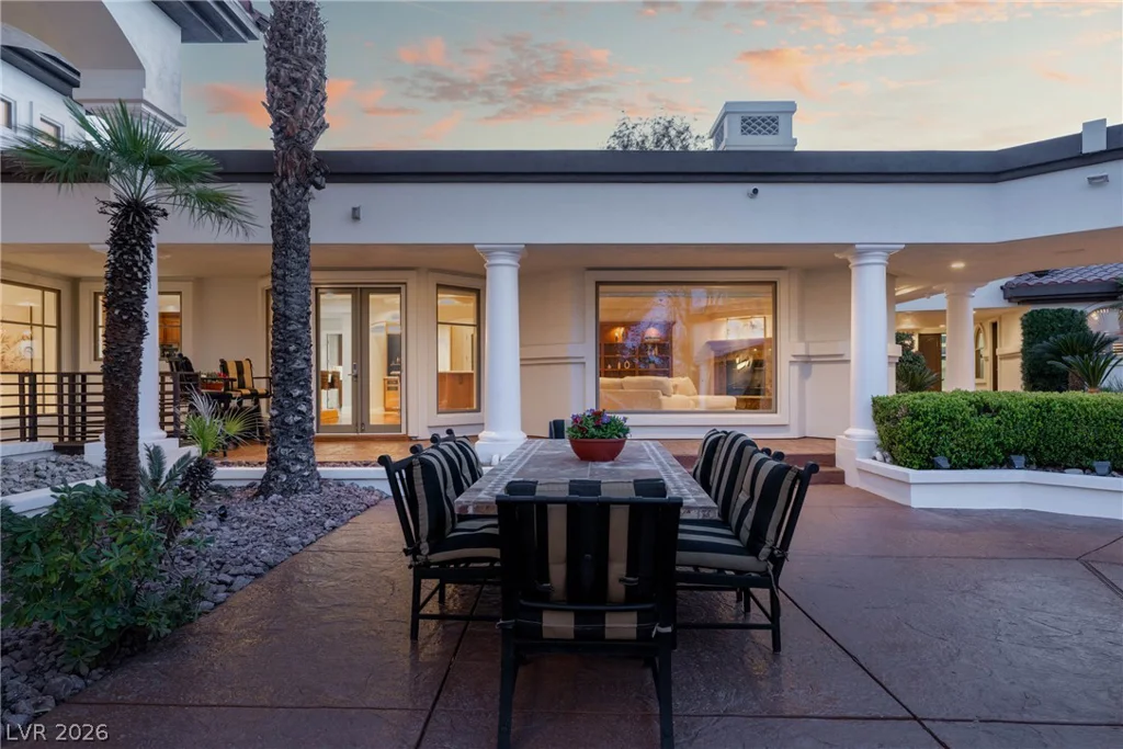 7440 Oak Grove, Las Vegas, NV 89117