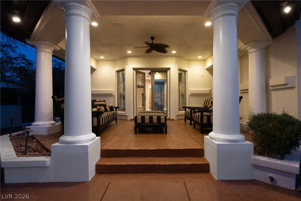 7440 Oak Grove, Las Vegas, NV 89117