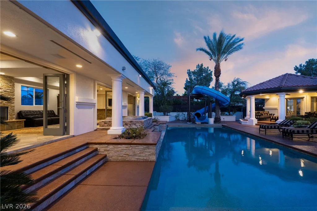 7440 Oak Grove, Las Vegas, NV 89117