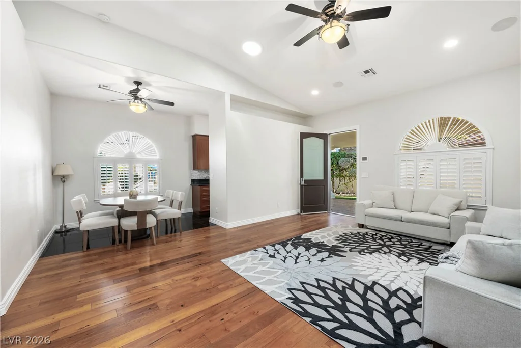 7440 Oak Grove, Las Vegas, NV 89117