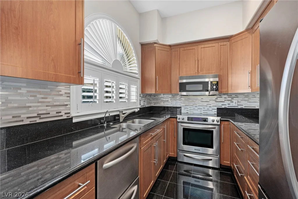 7440 Oak Grove, Las Vegas, NV 89117