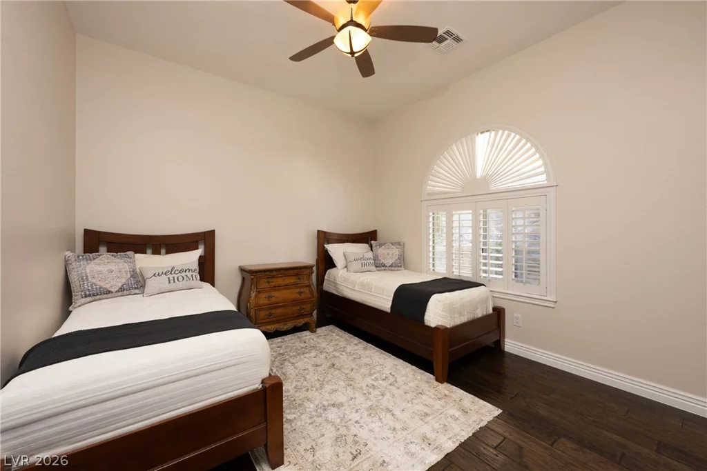 7440 Oak Grove, Las Vegas, NV 89117