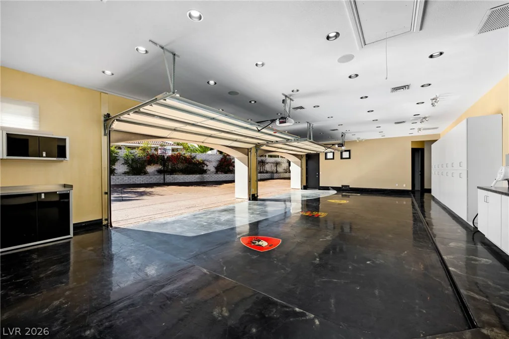 7440 Oak Grove, Las Vegas, NV 89117